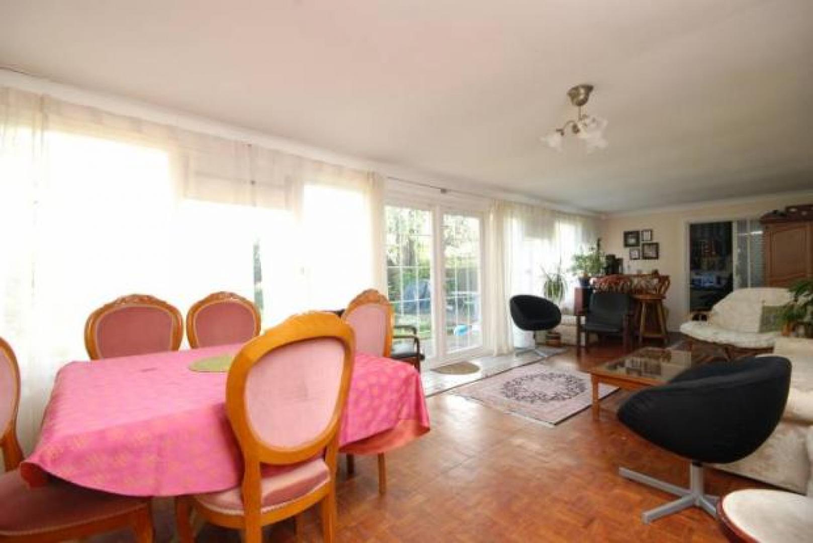 			4 Bedroom, 1 bath, 1 reception House			 Greenfield Gardens, CRICKLEWOOD